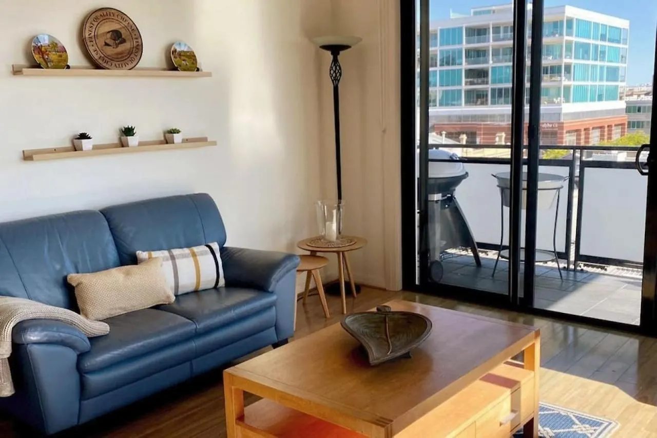 アパート The East Ender 1Br Balcony City View アデレード